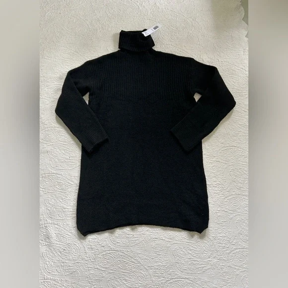 NEW with tags Topshop black sweater dress or long sweater - size 4-6 or  Small